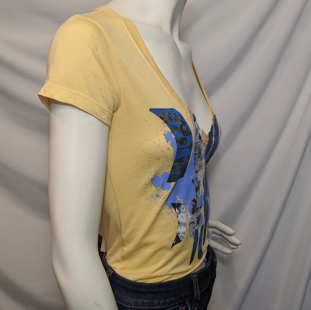 Hurley | graphic t shirt | v neck | EUC | XS🦋 - Picture 7 of 8